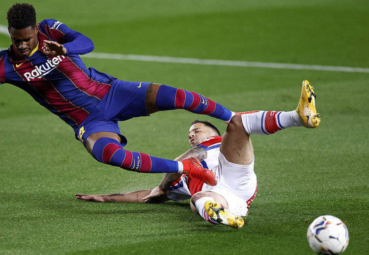 埃尔切主场狼狈失利,堕入连败难解泥沼! 埃尔切主场狼狈失利,堕入连败难解泥沼!