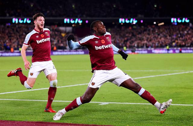 曼联主场战胜沃特福德,继续追赶 曼联主场战胜沃特福德,继续追赶