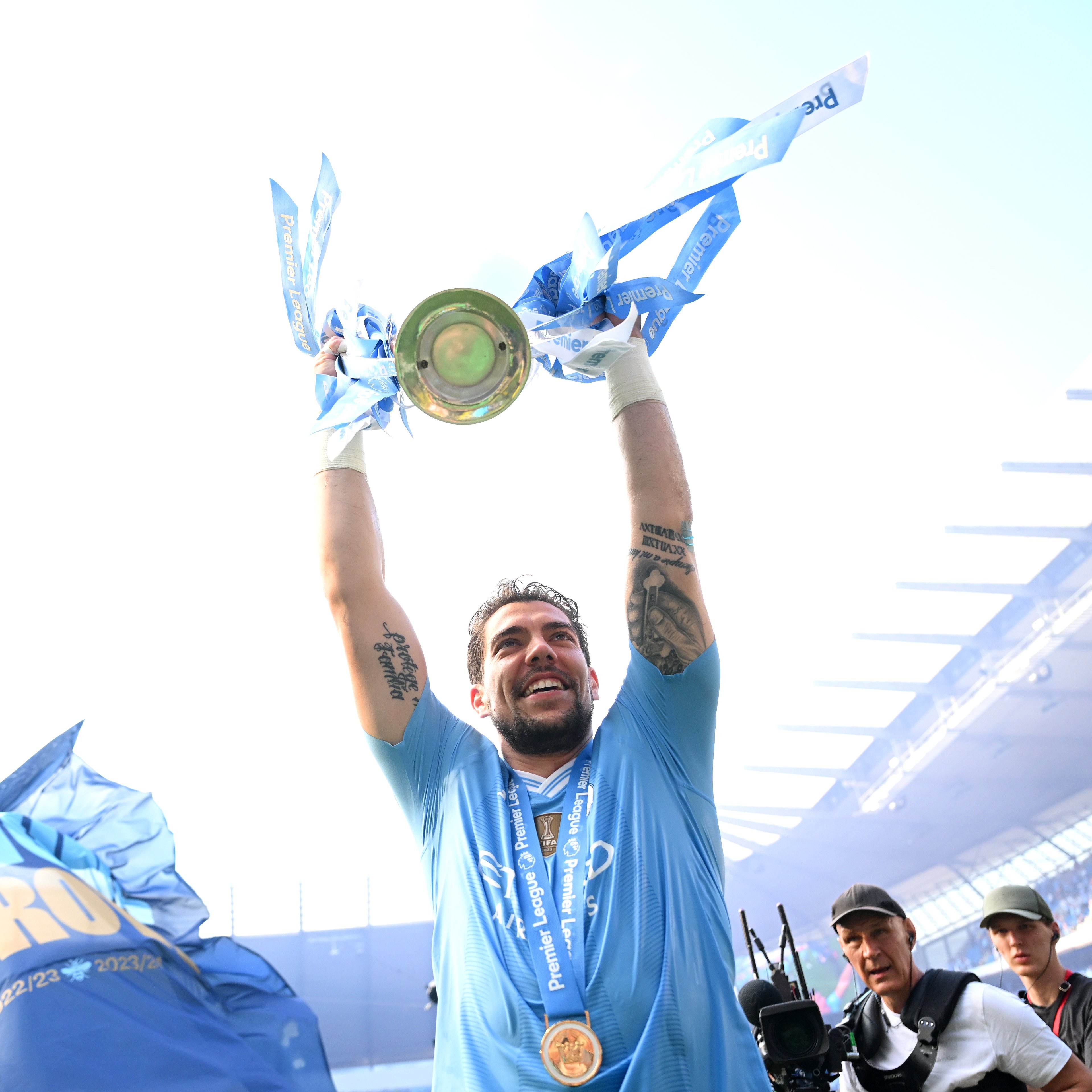 曼城球员发挥精彩,赢得胜利晋级 曼城球员发挥精彩,赢得胜利晋级