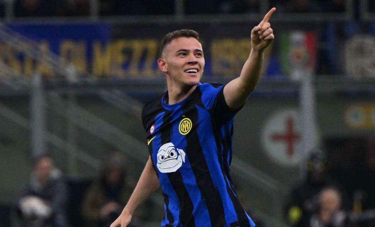 热那亚球迷抗议管理混乱,要求俱乐部改革的简单介绍 热那亚球迷抗议管理混乱,要求俱乐部改革的简单介绍