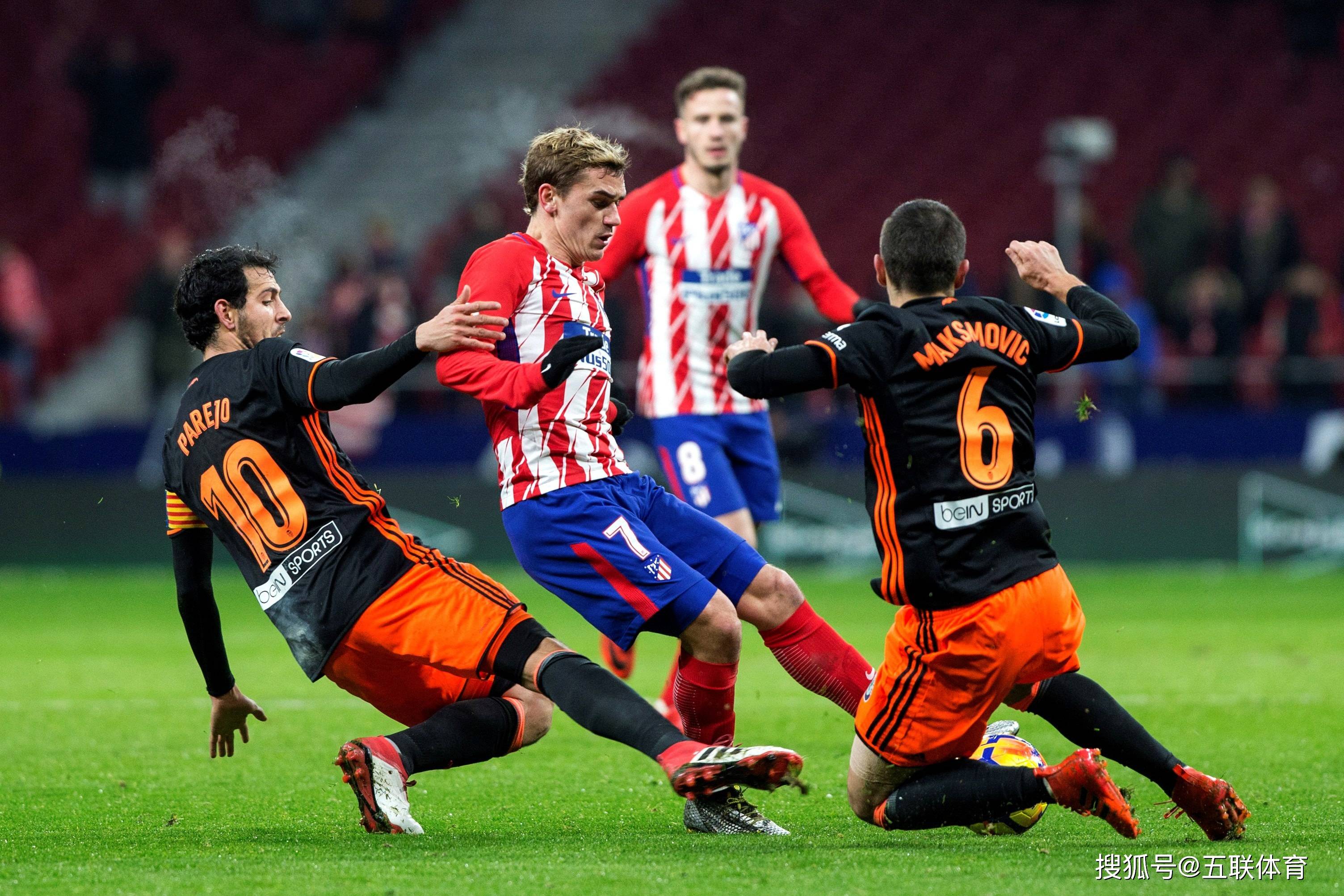 米兰体育入口-川流不息！球队士气高昂再度出击！