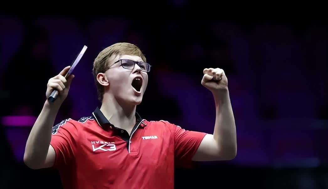 米兰体育官网入口-塞拉利昂羽毛球选手实力赢得掌声