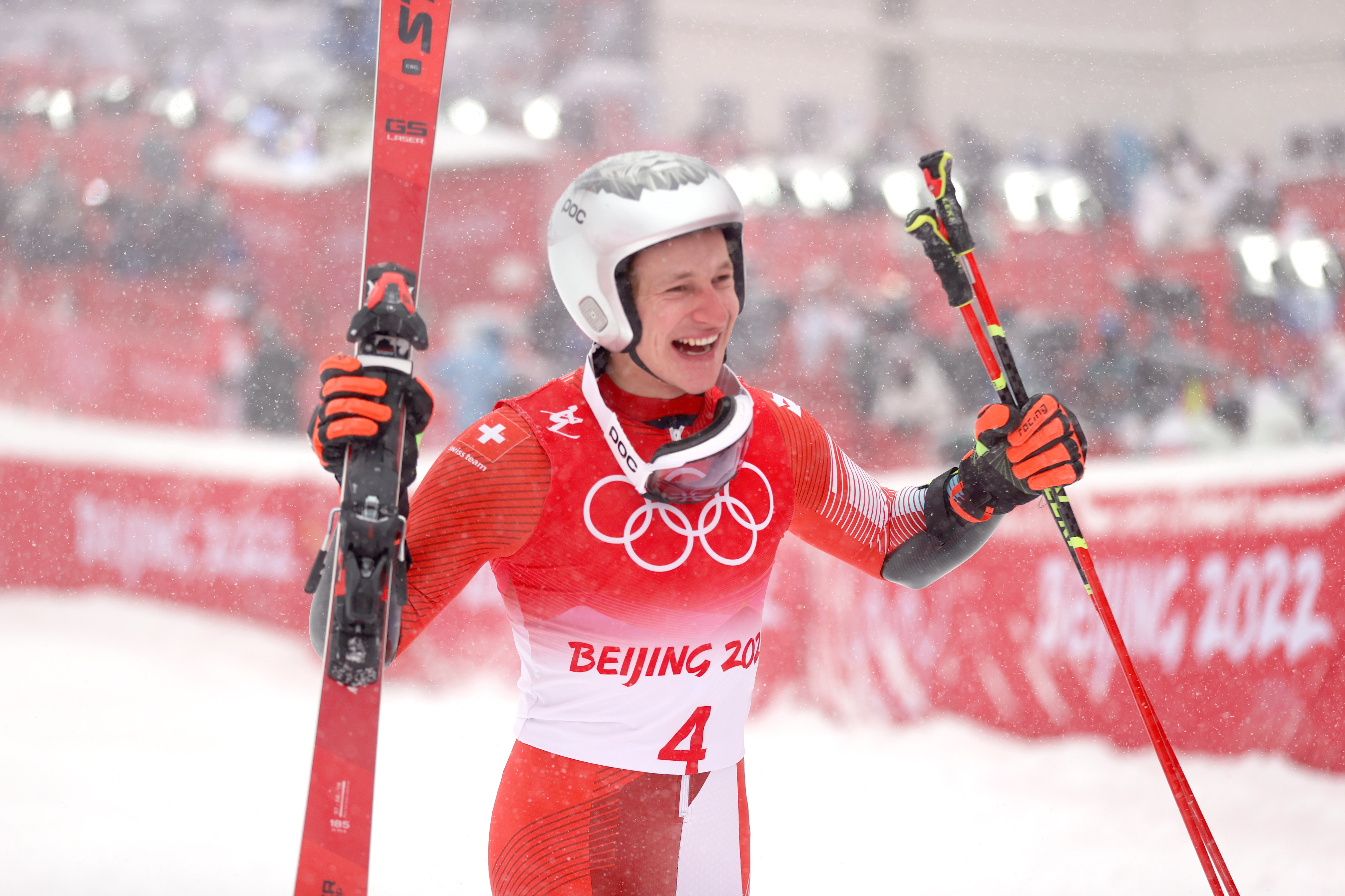奥地利运动员勇夺滑雪比赛冠军 奥地利运动员勇夺滑雪比赛冠军