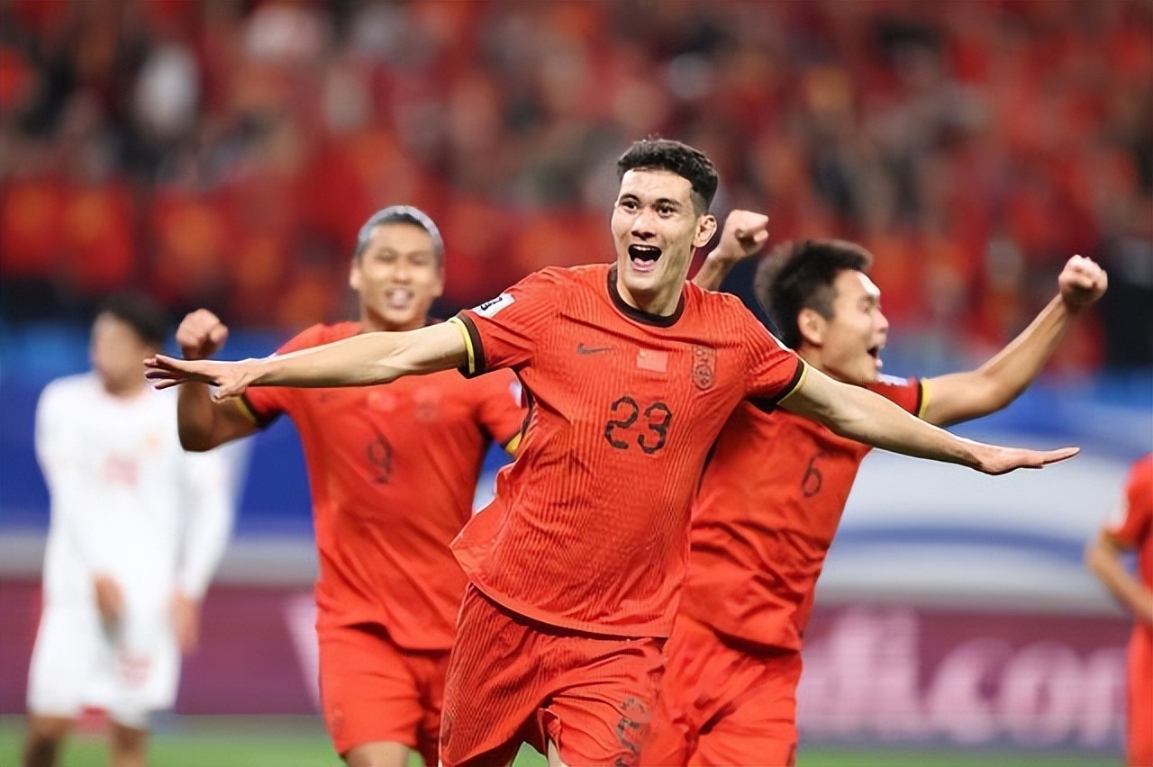 比赛场上球员表现超水平,令人惊艳 比赛场上球员表现超水平,令人惊艳