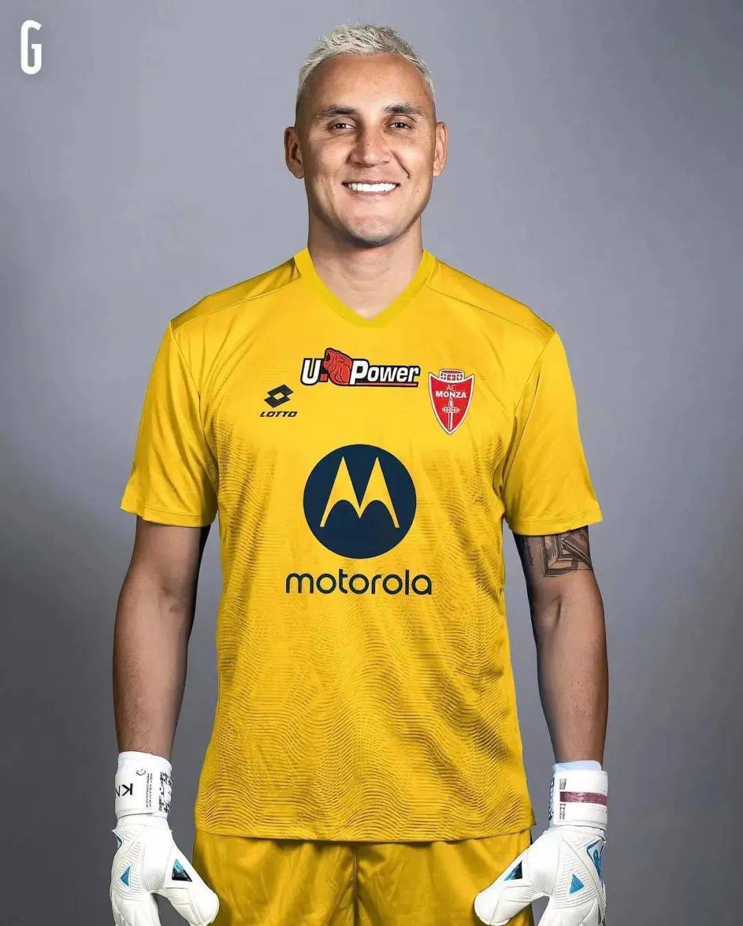 米兰体育馆-包含AC米兰引入巴黎门将纳瓦斯，提升球队守门稳固性的词条