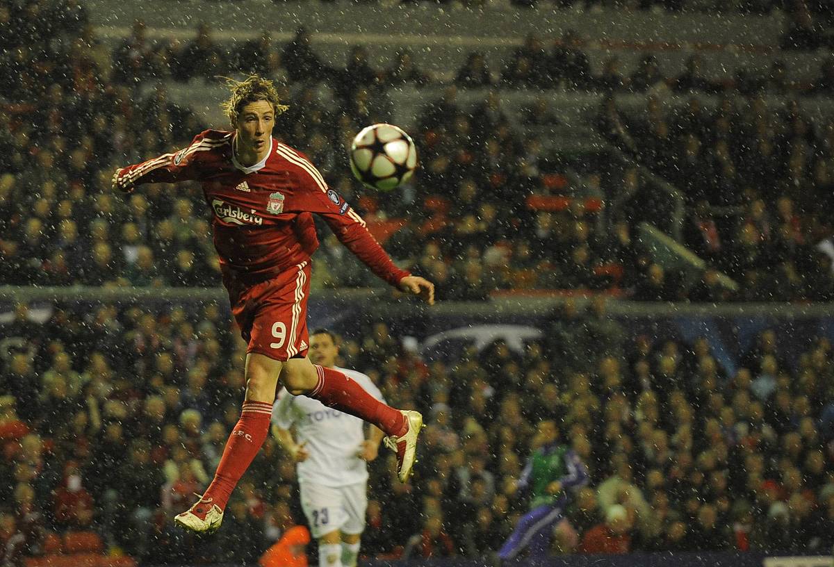 米兰体育app下载地址-欧洲足球赛事拼搏热血，全情投入冲击荣誉！的简单介绍