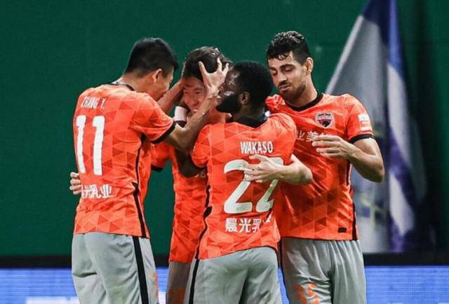 球队新星崭露头角，助阵锦标赛