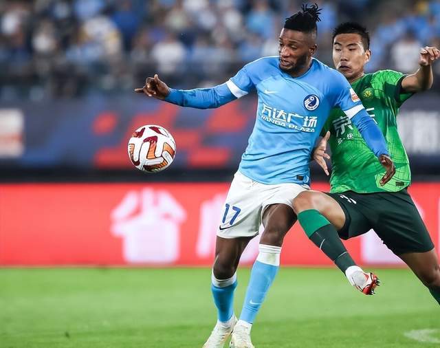 关于大连人杀入前四，惊险战胜广州城的信息