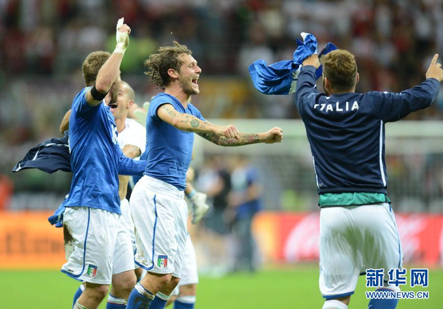 米兰体育官方-巴洛特利梅开二度助球队获胜